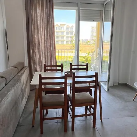 Peaceful Two-bedroom Retreat Daire *
