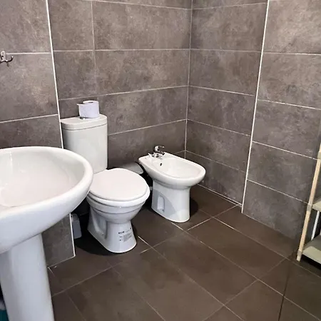 Daire Peaceful Two-bedroom Retreat *